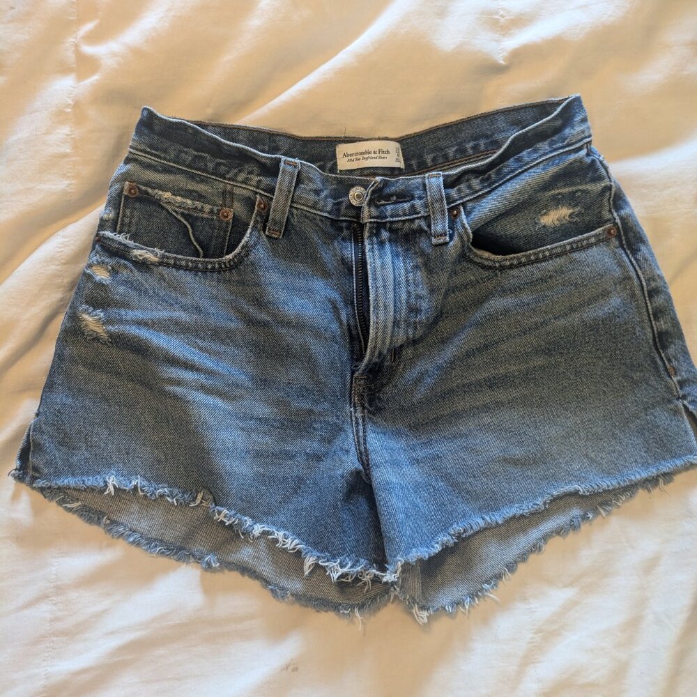 Abercrombie & Fitch mid-rise boyfriend jean shorts curve love size 27/4